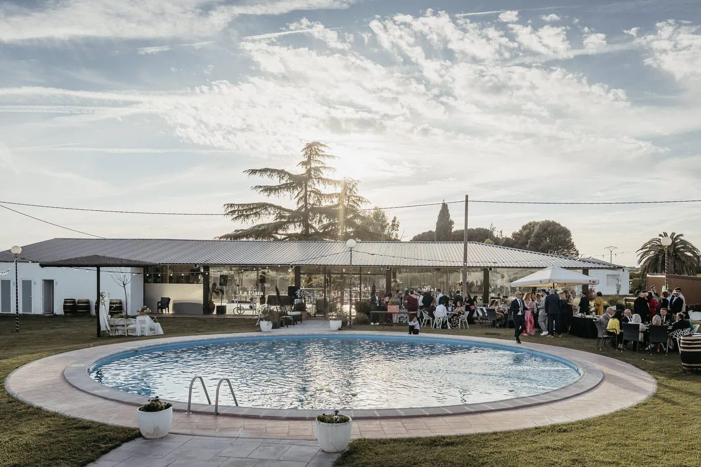 wedding cocktail hour finca la plata venue ()
