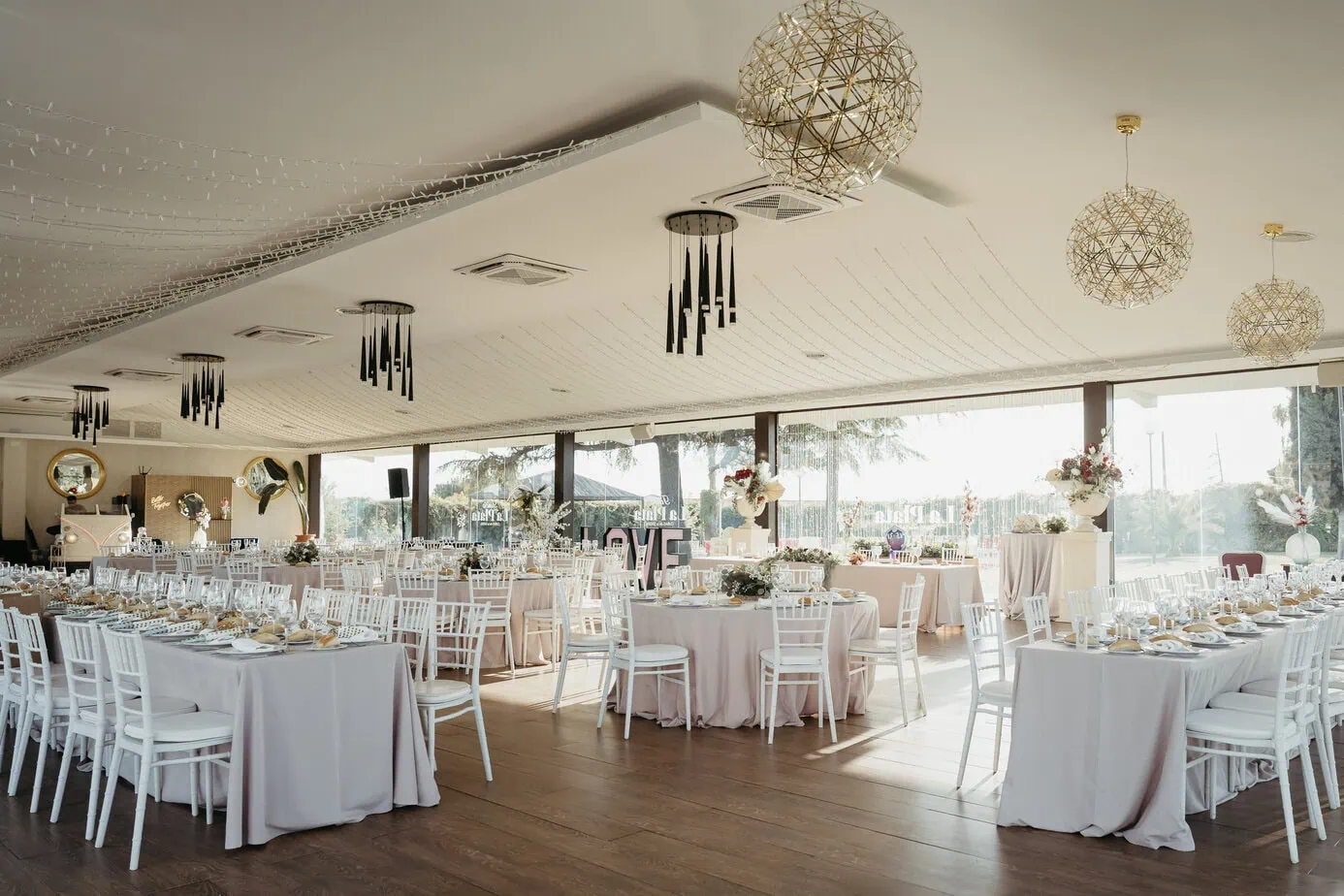 wedding cocktail hour finca la plata venue ()