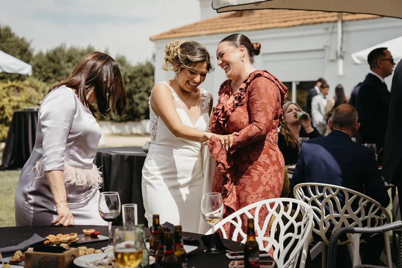 wedding cocktail hour finca la plata venue ()