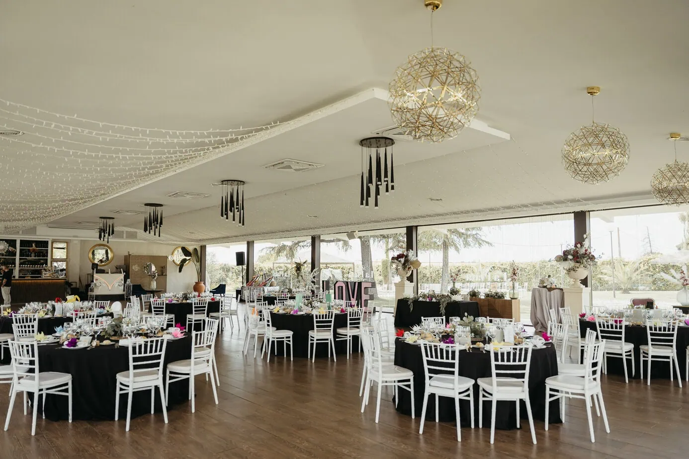 wedding cocktail hour finca la plata venue ()
