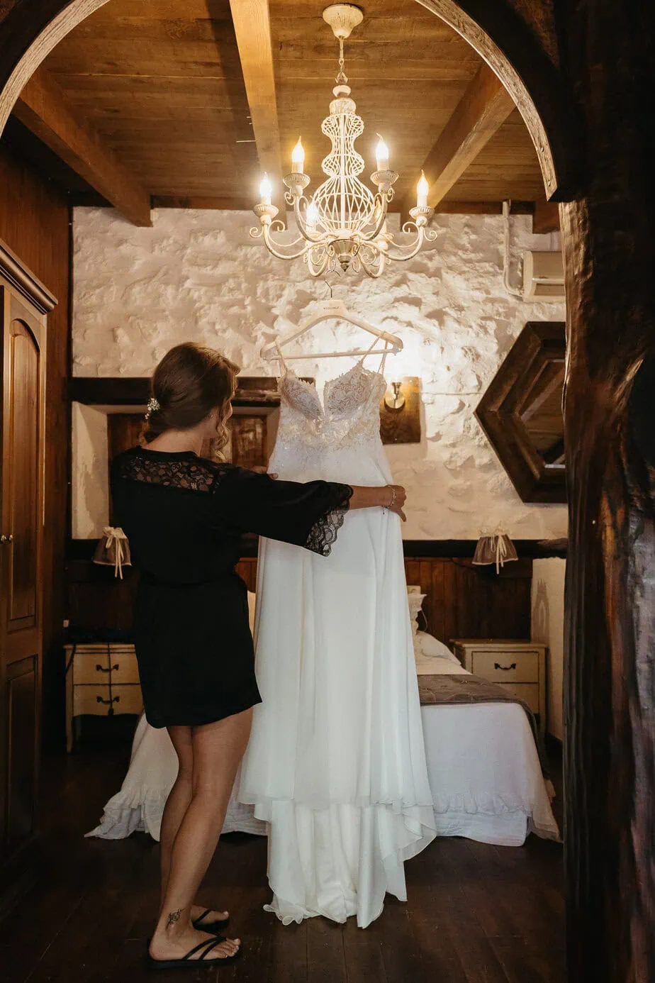 bride getting ready details casas de lujan ()
