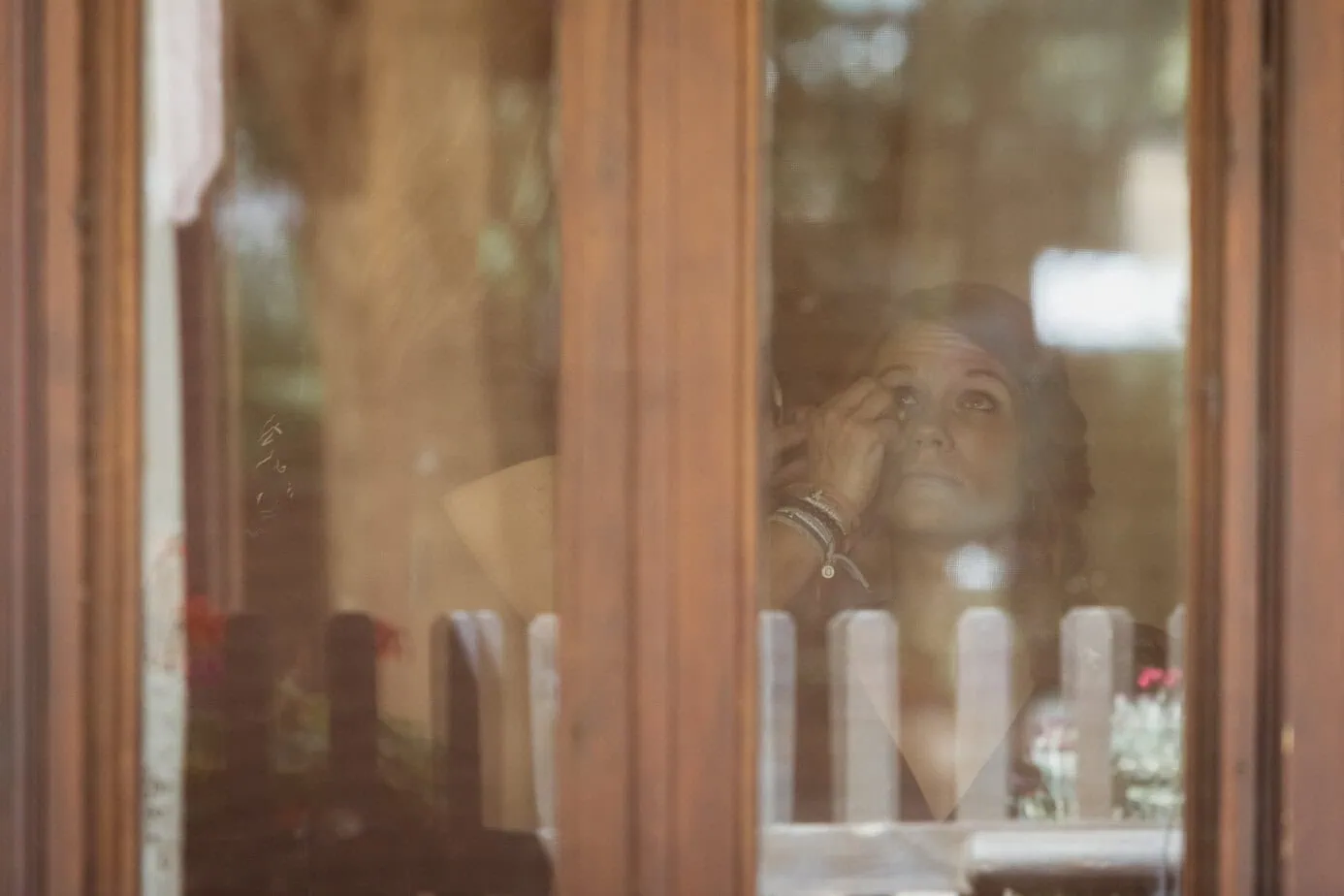 bride getting ready details casas de lujan ()