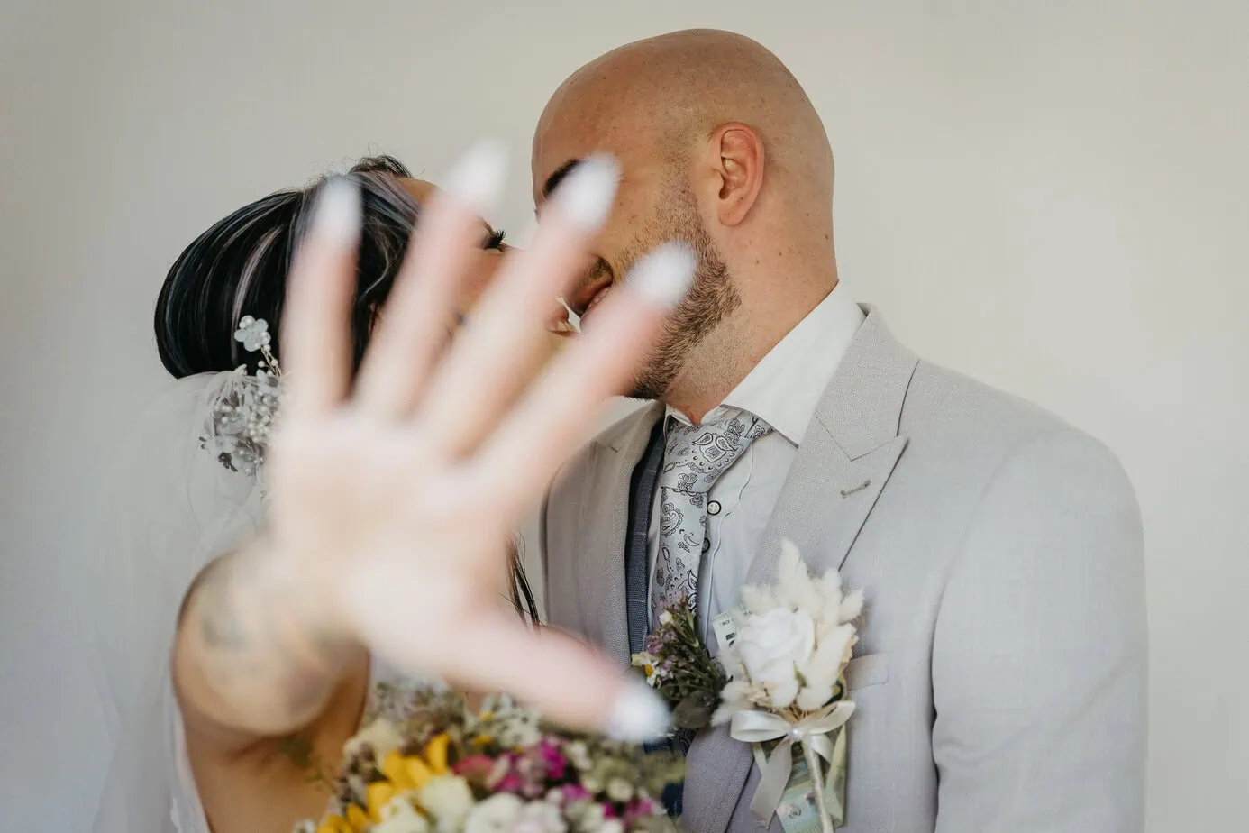 Fotógrafos de bodas en Finca La Plata durante la preparación y gran día