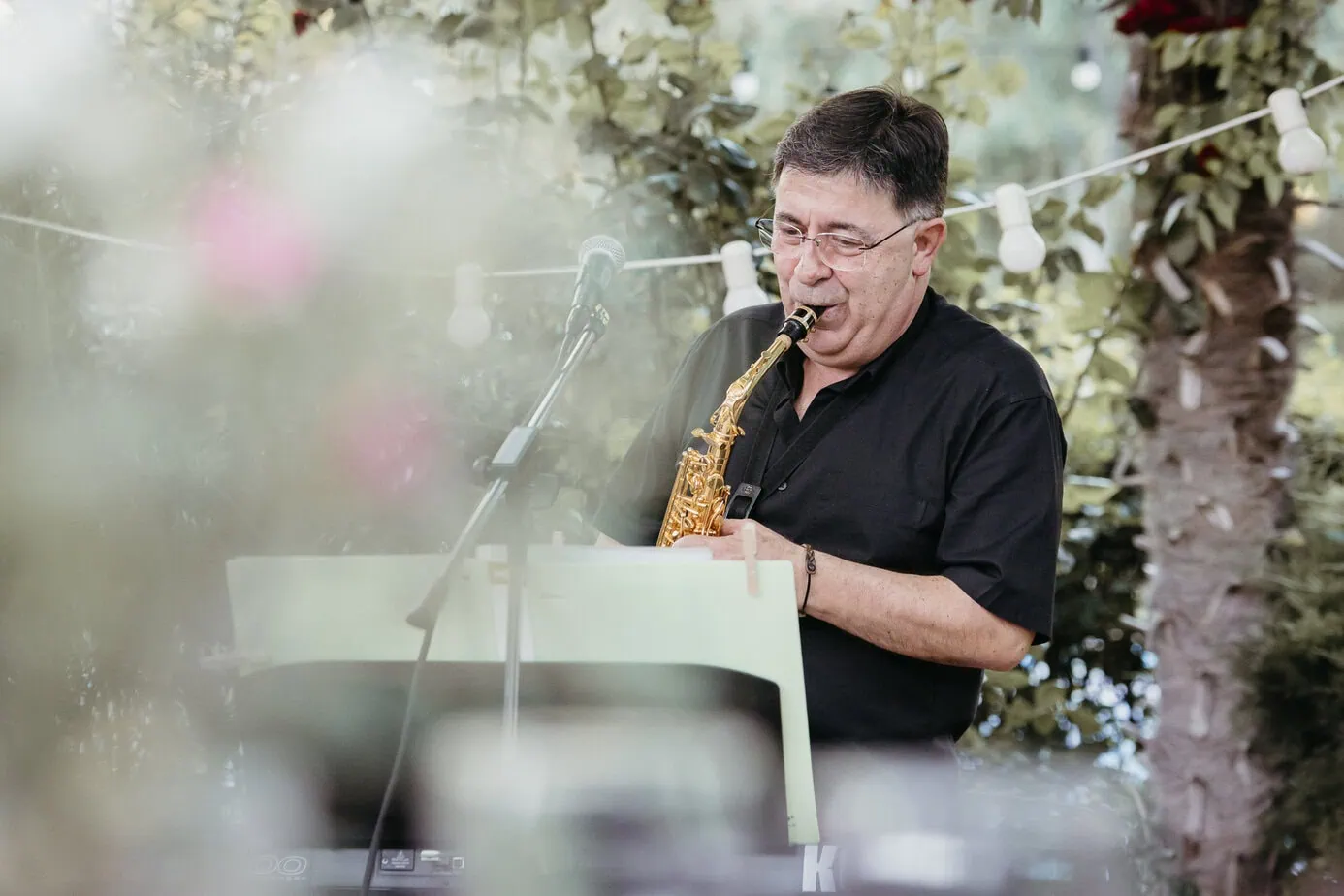 wedding cocktail hour entertainment casas de lujan ()