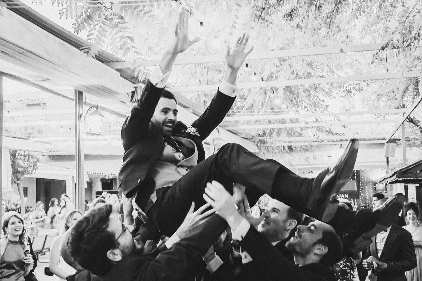 wedding cocktail hour entertainment casas de lujan ()