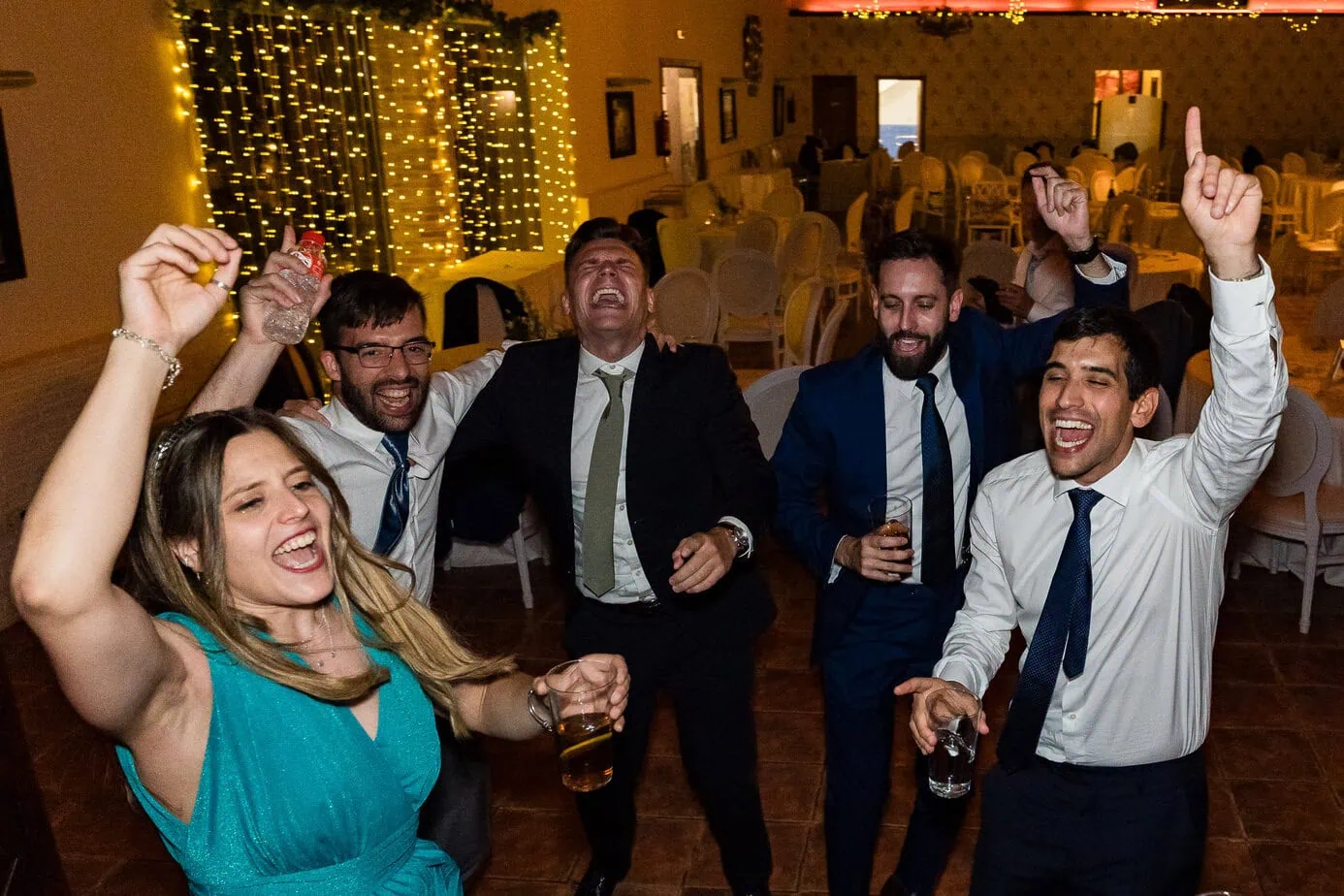 wedding party fun moments casas de lujan ()