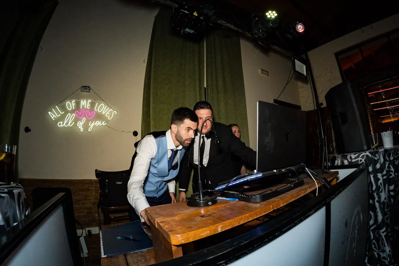 wedding party fun moments casas de lujan ()