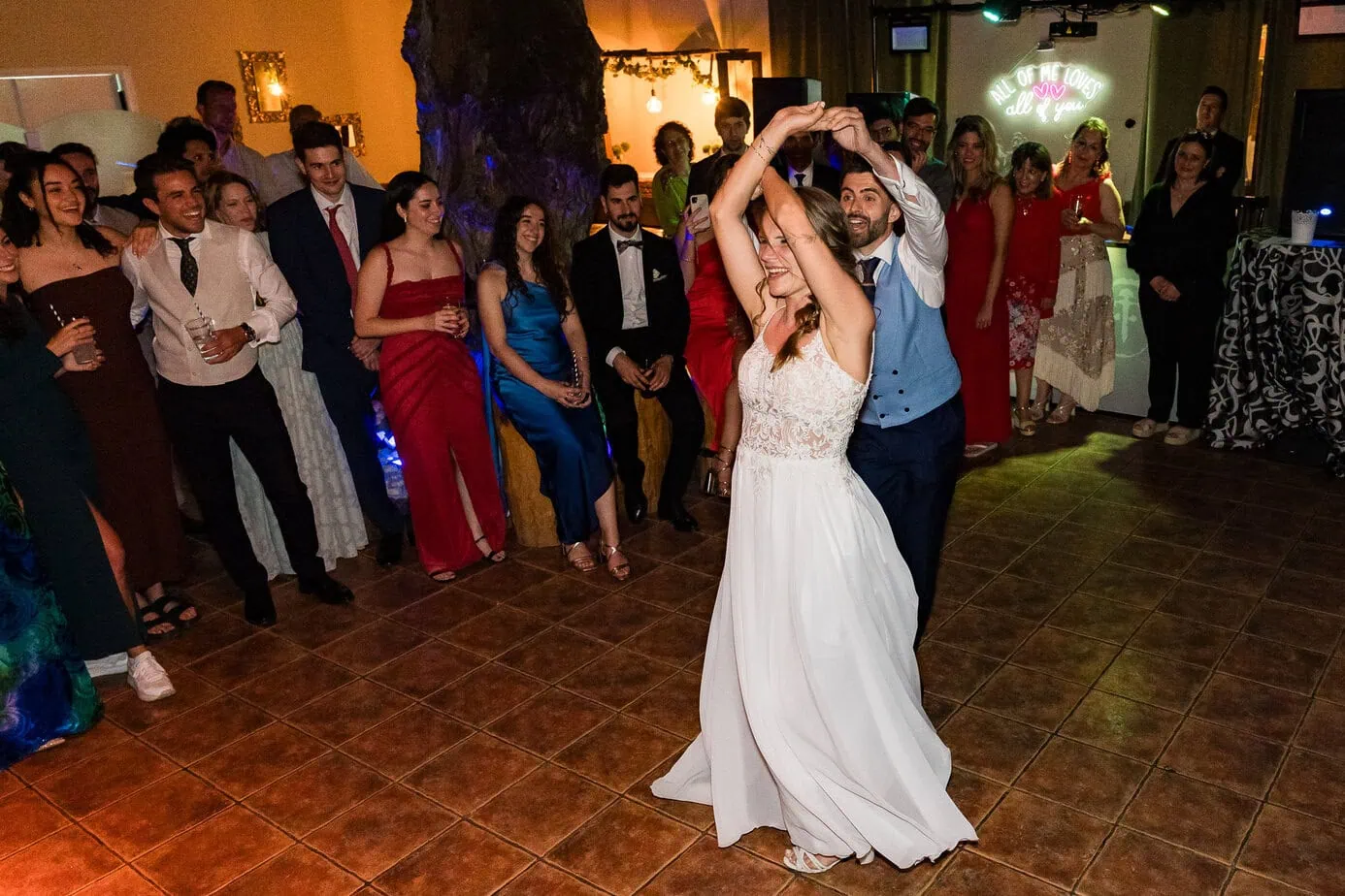 wedding party fun moments casas de lujan ()