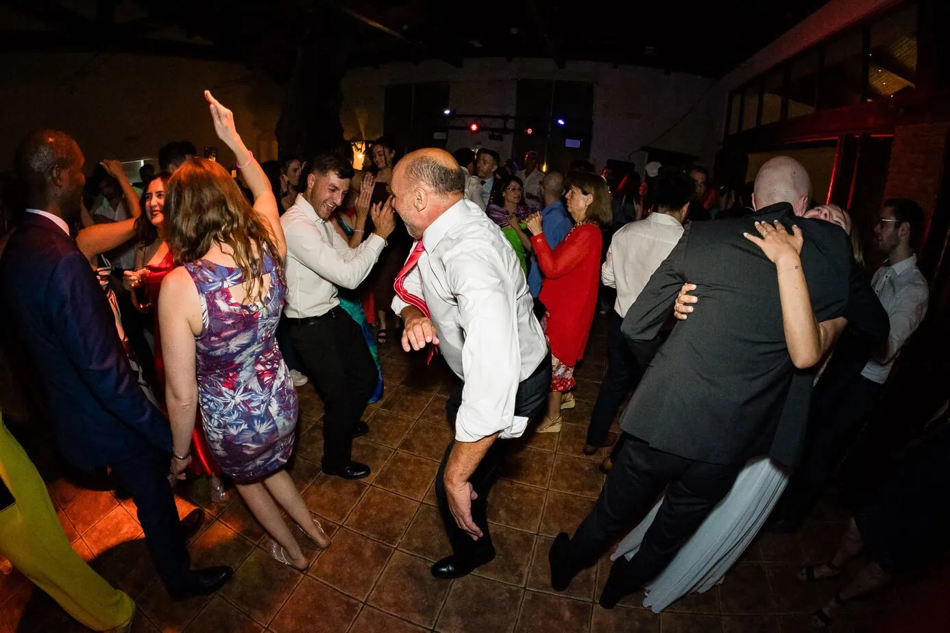 wedding party fun moments casas de lujan ()