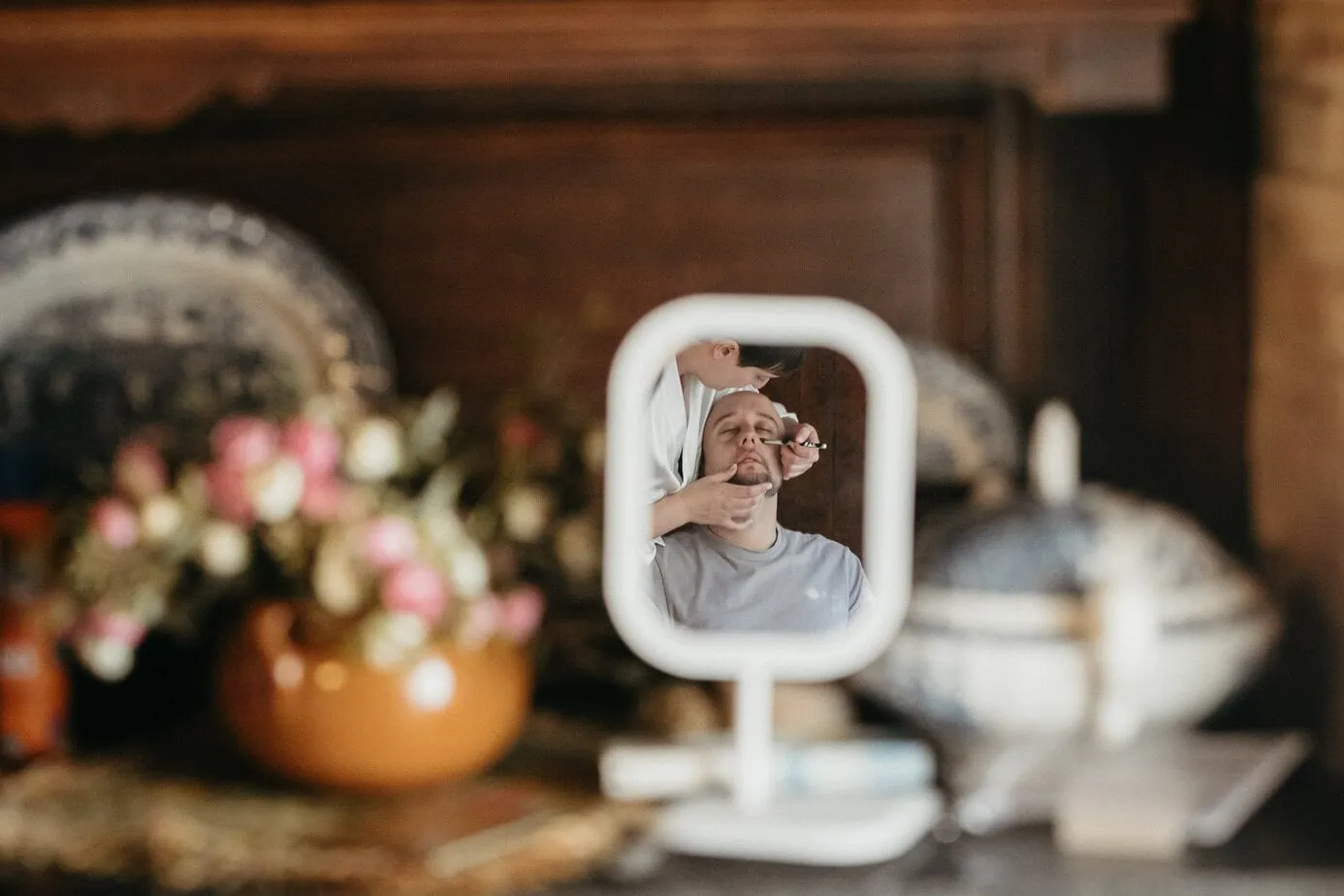 wedding groom preparations hospederia casas de lujan cuenca fotoarte c ()