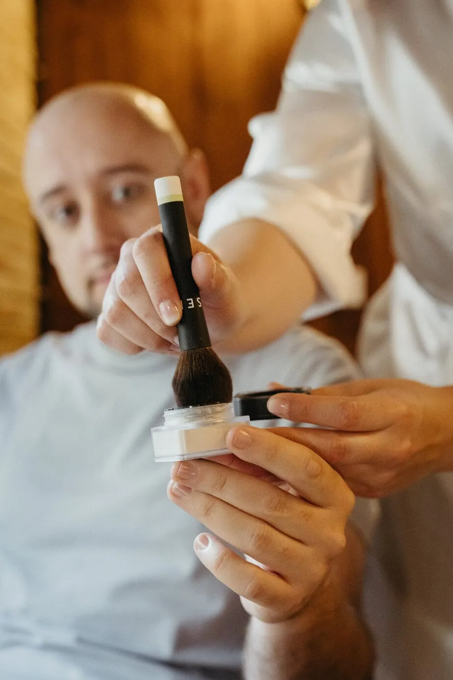 wedding groom preparations hospederia casas de lujan cuenca fotoarte c ()