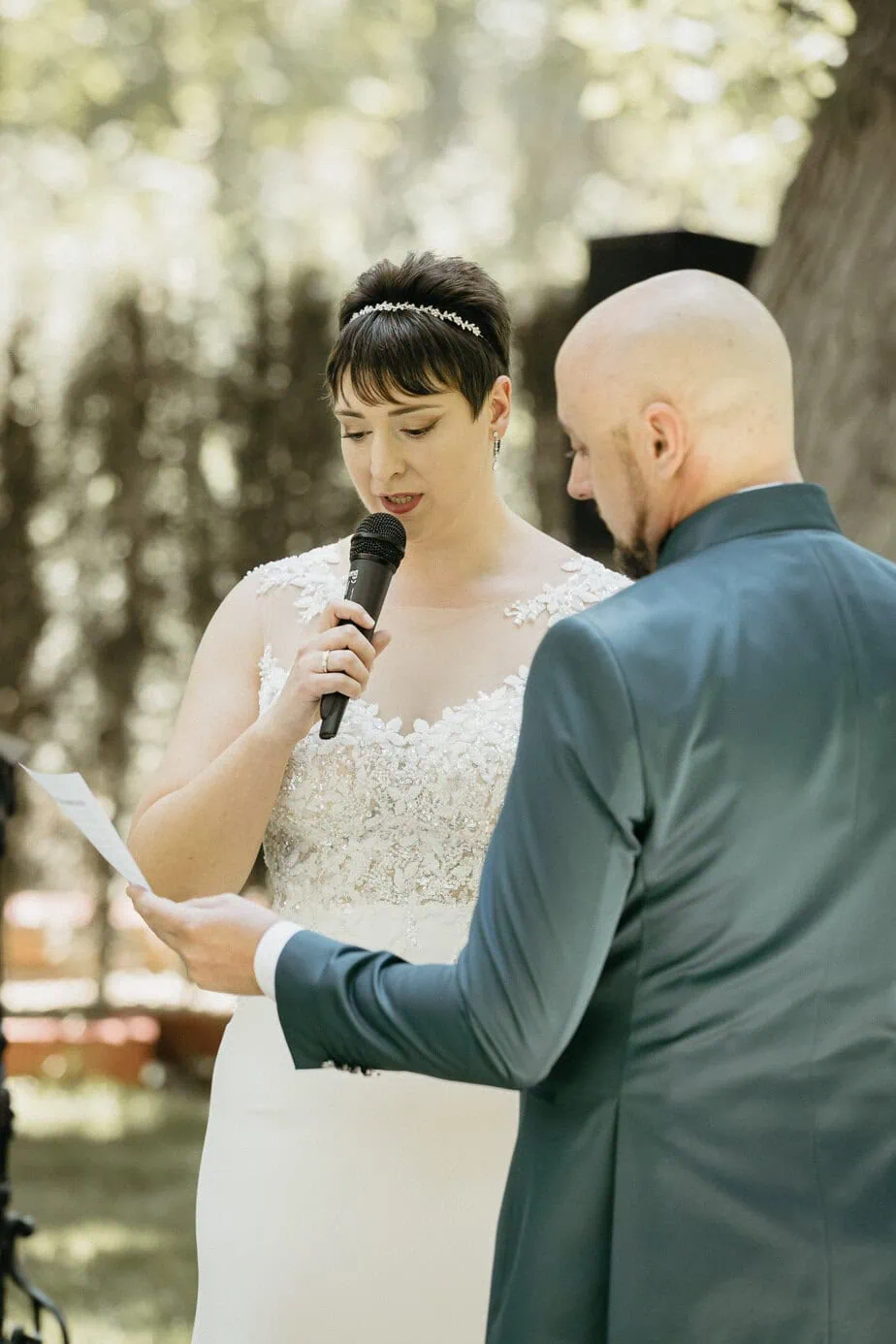 outdoor wedding ceremony hospederia casas de lujan cuenca fotoarte c ()