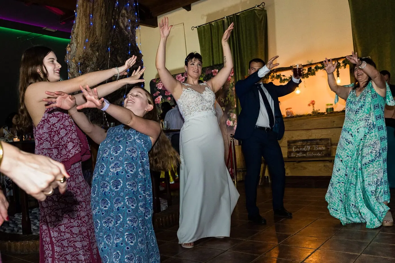 wedding party dance hospederia casas de lujan cuenca fotoarte c ()